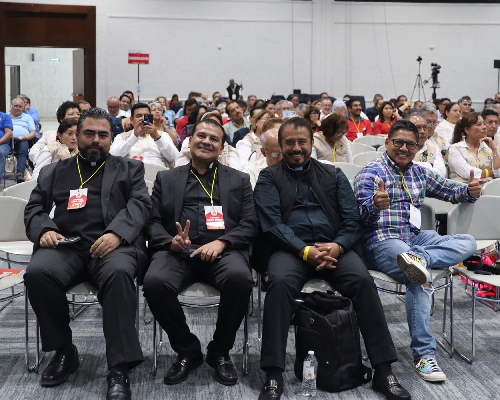 Sacerdotes y participantes reunidos durante el Encuentro Nacional